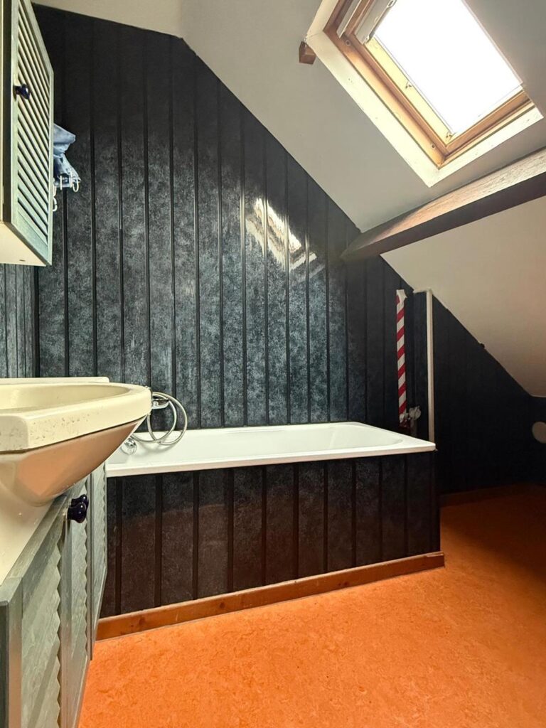 6813904_67446385.jpg