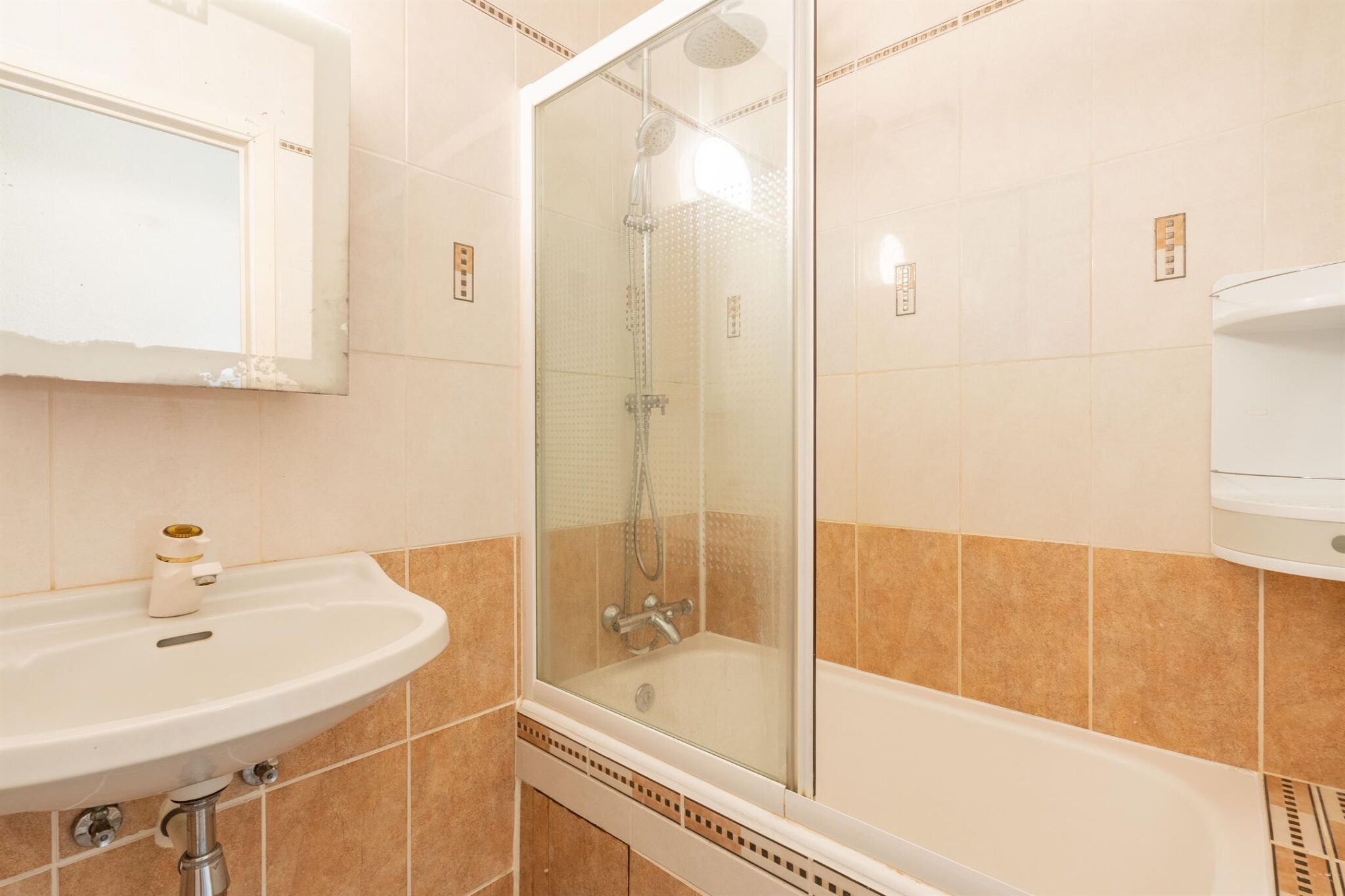 7712742_77903384.jpg